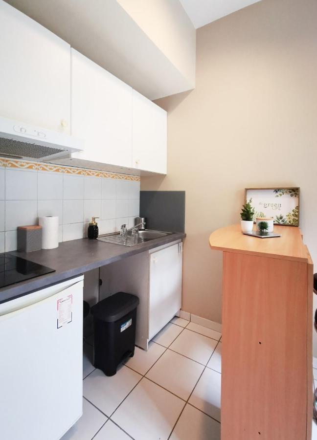 Charming Studio Near Jean Mace Apartment ลียง ภายนอก รูปภาพ
